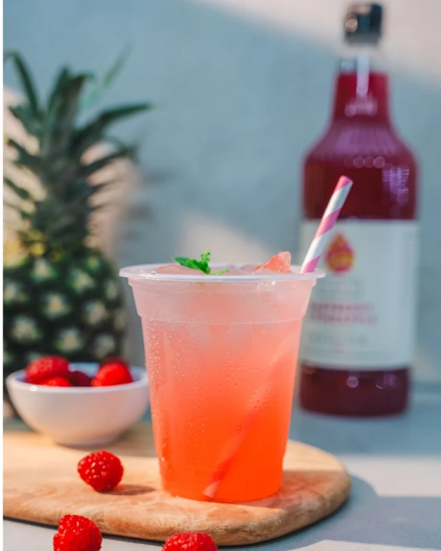 ☀️ Serving serious summer vibes ☀️

Fresh, fruity and full of zing — this Raspberry & Pineapple Cooler is the ultimate sunshine sip 🍍🍓

Made with Simply Raspberry & Pineapple Cooler, it's bold, bright and tasty. 

📸 Tag us in your Simply creations – we love to see what you’re shaking up!

#tropicaldrinks #summermenu #simplyflavour #drinkstagram #raspberrycooler #pineapplevibes #refreshingdrinks